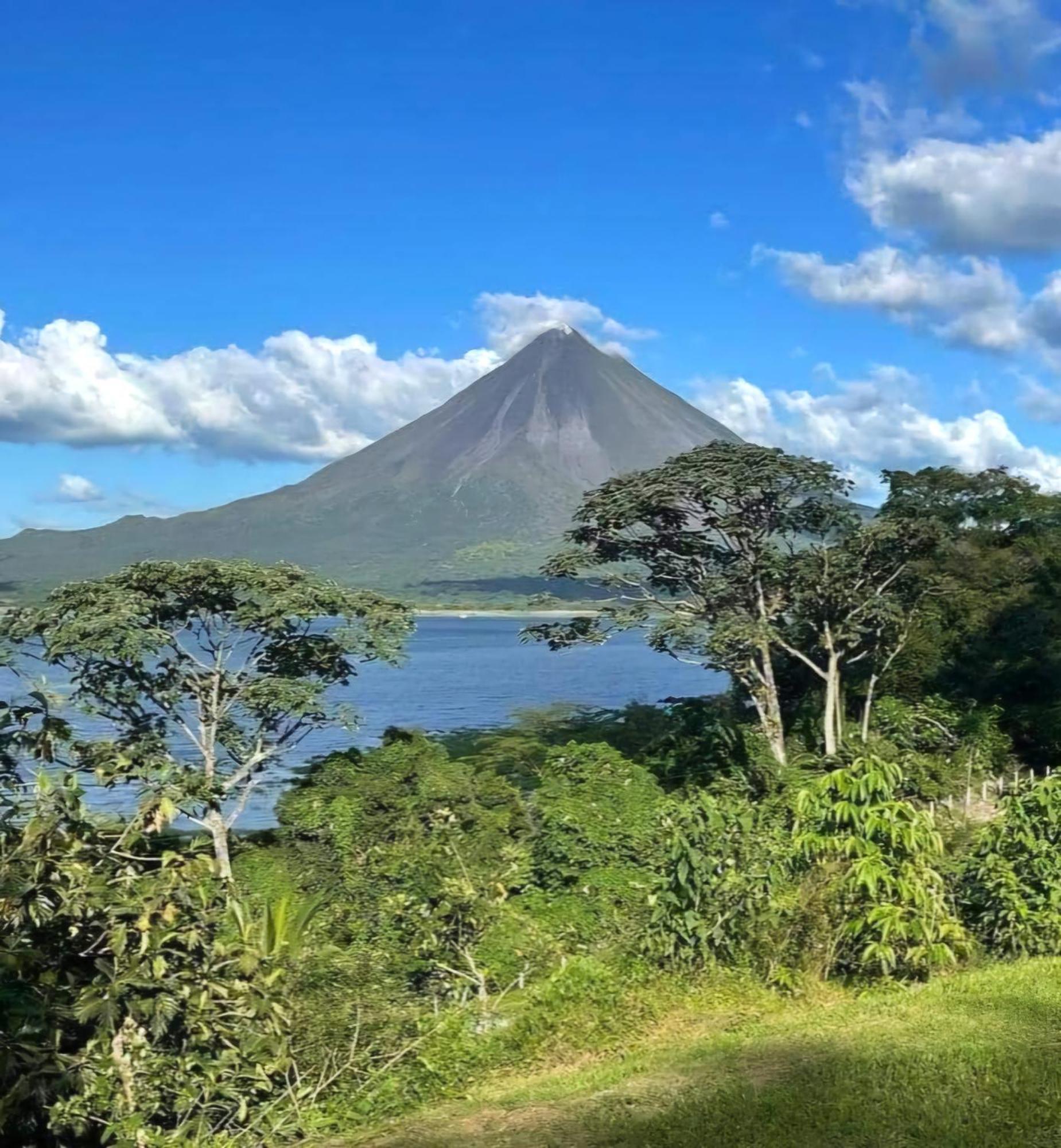 Rustico Villa Arenal La Fortuna Bagian luar foto